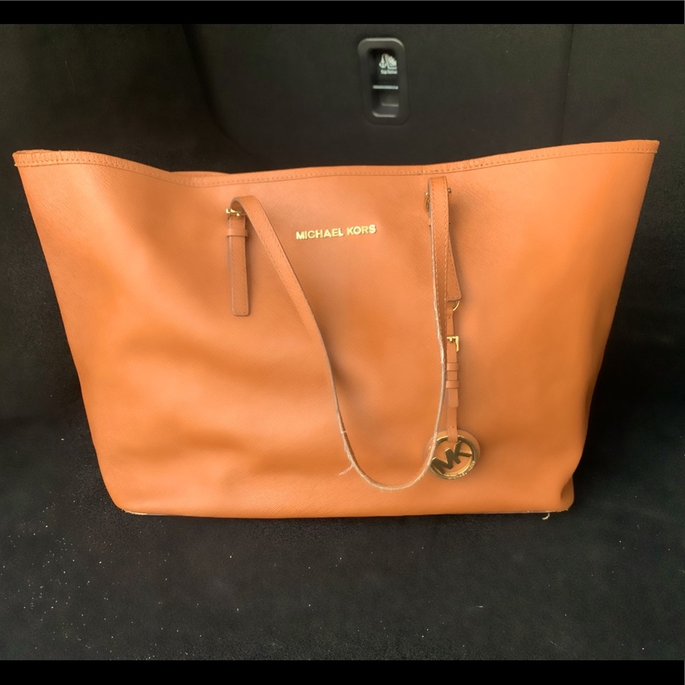Michael Kors Canva Tote in Color Tan